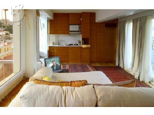 PoulaTo: Studio loft με θέα την Ακρόπολη